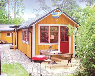Nice home in Trosa with house sea view - Trosa - Uteplats