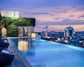 Mercure Bandung City Centre - Bandung - Pool