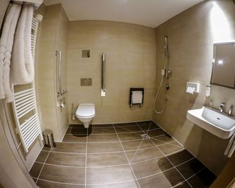 Hotel Drei Raben - Graz - Bathroom