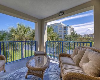 Gorgeous Ocean Walk Corner Unit with Water Views OW15-207 - New Smyrna Beach - Балкон
