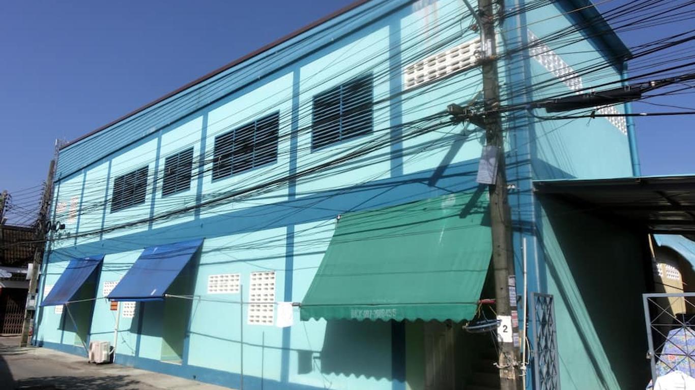 Pek House