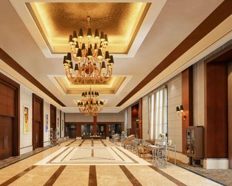 Sheraton Grand Palace Indore - Indore - Lobby