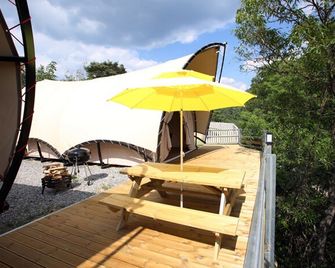 Hongcheon Opera Bien Glamping - Hongcheon - Patio