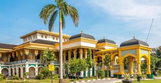 Grand Sirao Hotel - Medan - Toà nhà