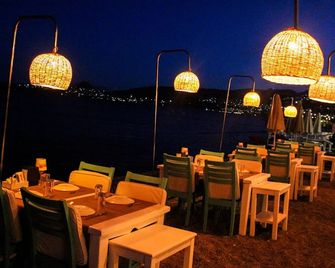 Kemanci Aparts - Ortakent-Yahşi - Restaurante