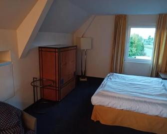 Bergjohanneshöhe - Siegen - Bedroom