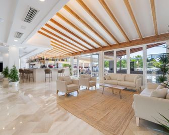 Aparthotel Caprice Isabel - Son Servera - Lobby