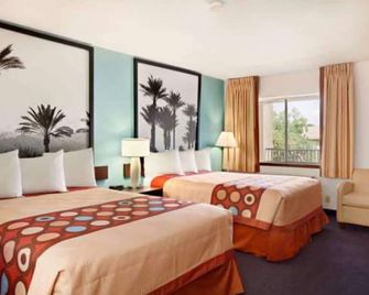 Comfortable Super 8 Hotel Suites with Pool and BBQ Area in Indio, Near Coachella - Indio