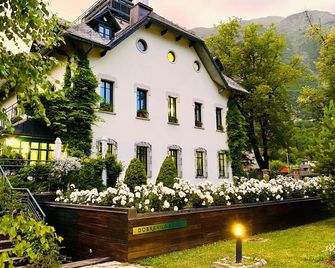 Boutique Hotel Dobra Vila Bovec - Bovec - Gebäude