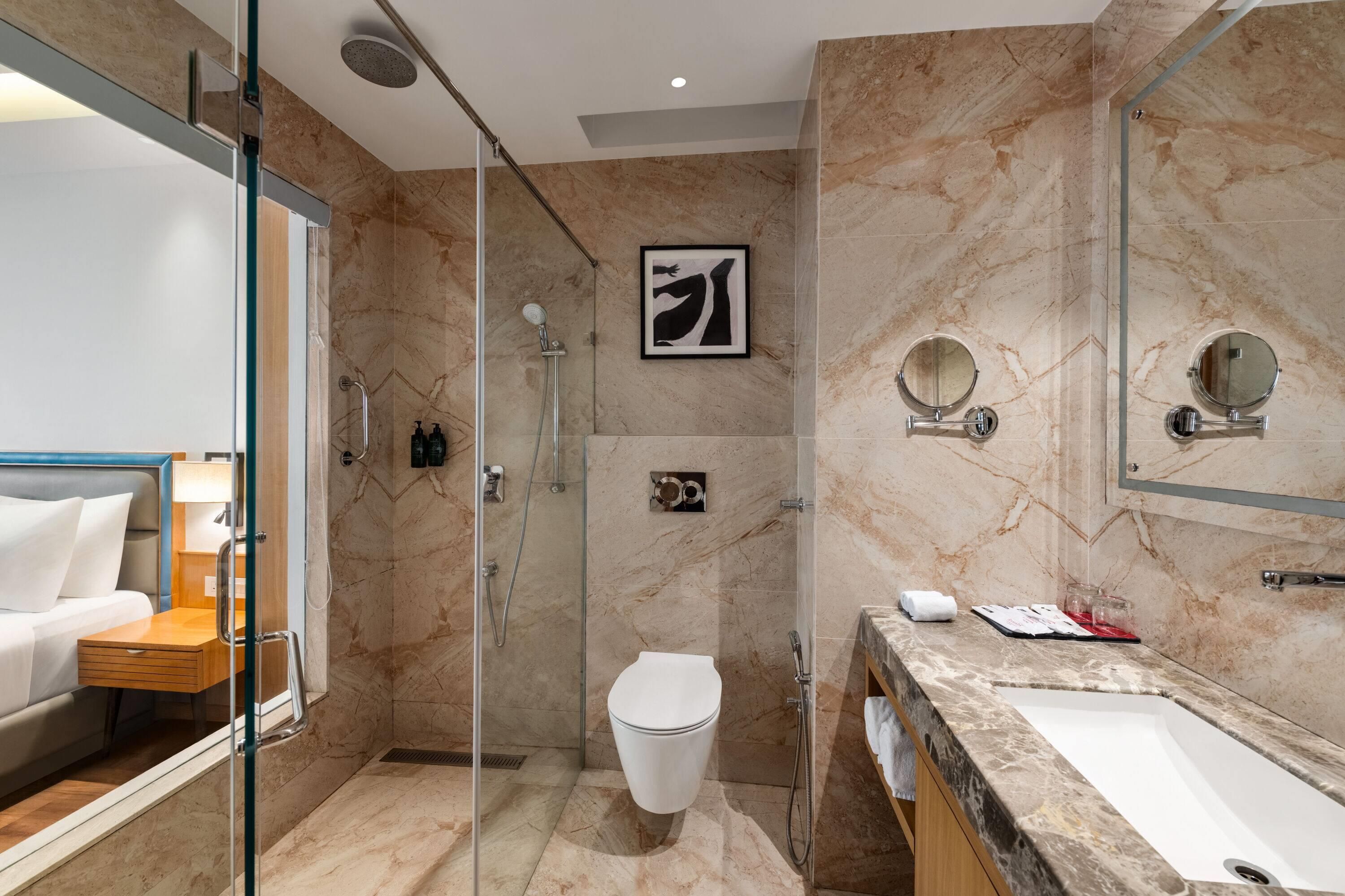 Ramada by Wyndham Katra Station Road - Katra - Baño