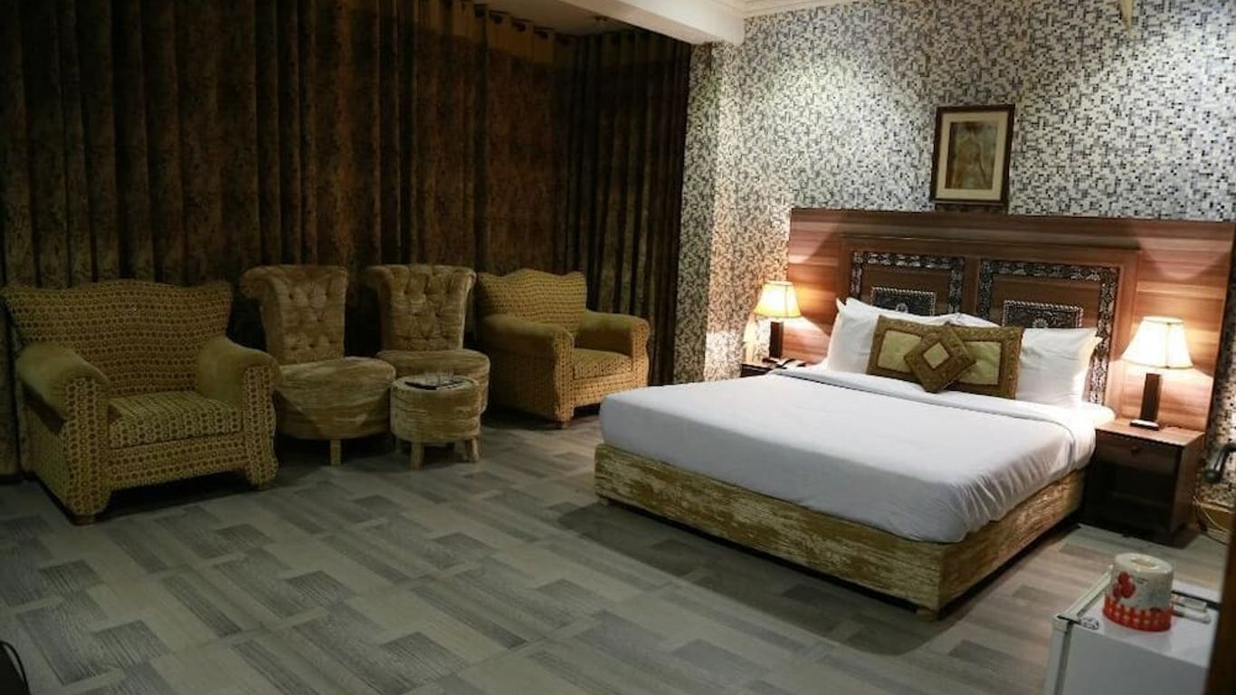 سفاري هوتل مول رود