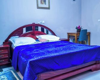 Nn Guest House - Douala - Bedroom