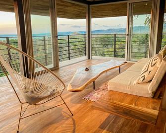2 min from the beach - 3BR Jungle modern home with ocean view - Malpais - Restaurante