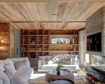 Chalet Menor - A Luxurious Chalet with Swimming Pool, Jacuzzi & Sauna in Meribel - Les Allues - Salon