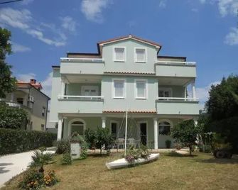 Studios Simona - Medulin - Budova
