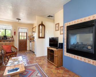 Rio Vista Casita - Santa Fe - Living room