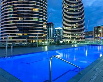 Air On Broadbeach - Broadbeach - Pool