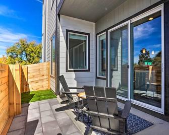 6 Mi to Dtwn Denver: Townhome w/ Patio! - Commerce City - Balcón
