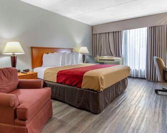 Econo Lodge & Suites Southern Pines - Pinehurst - Southern Pines - Bedroom