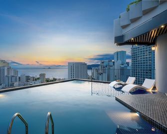 Seaside Boutique Hotel Nha Trang Beach - Nha Trang - Pool