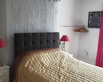 Stunning 1-Bed Apartment in Carrick-On-Shannon - Carrick-on-Shannon - Bedroom
