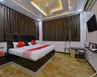 Hotel O Kitchen & Highway Inn - Ābu Road - Habitación