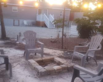 Off the Beaten Cart Path. Great house with big backyard. - Bolivia - Patio