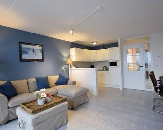 Snug Holiday Home in Huissen near Center - Huissen - Sala de estar