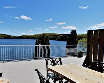 Auberge Du Lac Malcom - Sayabec - Balcony