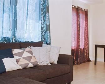 Ocean Pointe Holidays-Lucea, Hanover - Negril - Living room