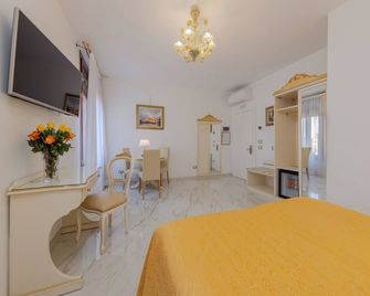 Hotel Marte - Venice - Bedroom