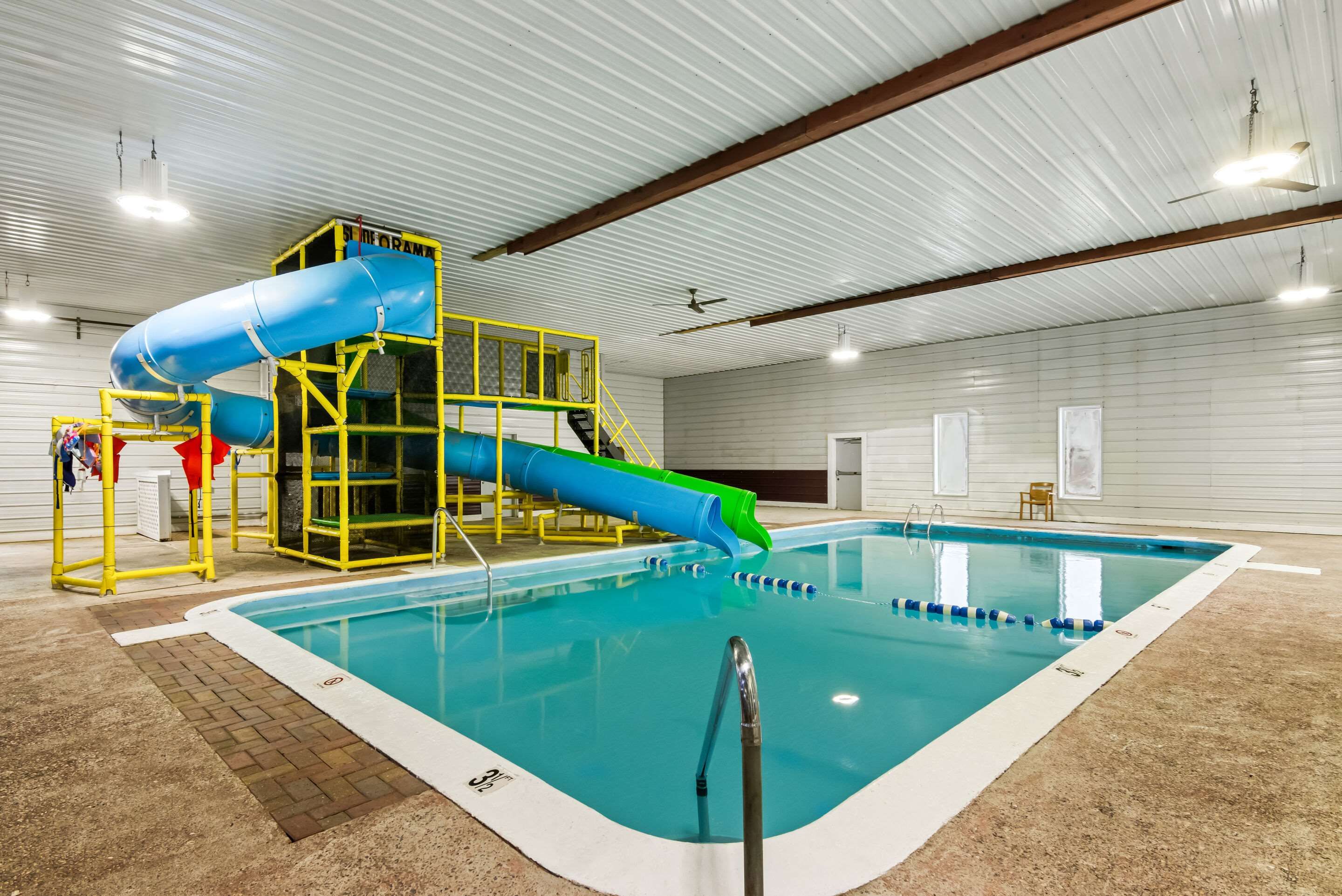 Rodeway Inn Oscoda - Oscoda - Pool