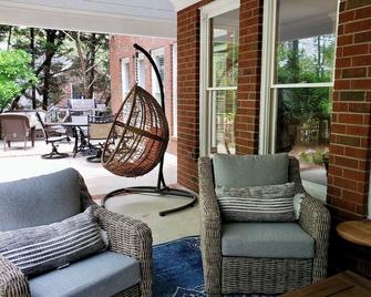 Available Year Round!!! The Retreat - Evans - Patio