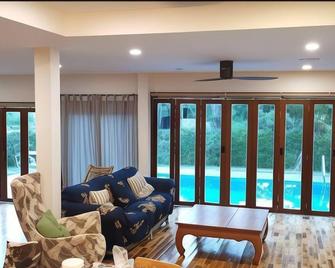 Rock Garden D19 Pool Villa - Muang Klaeng - Wohnzimmer