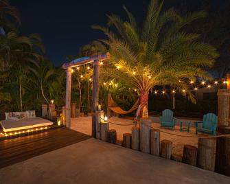 Heated pool in a Precious House close to Zoo Parks and Arts - Cutler Bay - Piscina