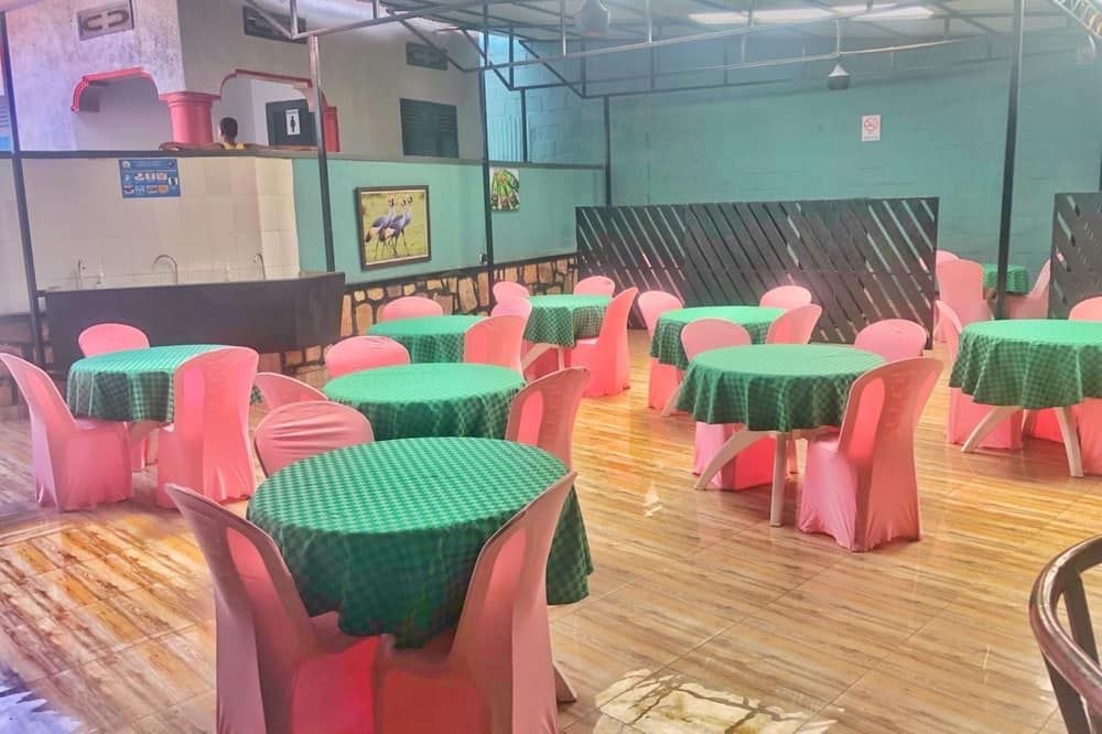 سكايلايت موتل إيربورت رود رواندا - كيغالي - مطعم