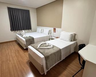 Hotel Zandoná - Blumenau - Спальня