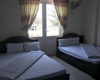 Hotel Nguyen Ngoc - Buon Ma Thuot - Bedroom