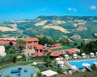 Country Hotel & Resort I Calanchi - Ripatransone - Gebäude