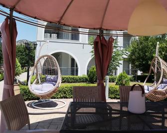 Delphin Rooms Sivota - Sivota - Patio