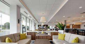 Hampton by Hilton London Stansted Airport - Stansted - Recepción