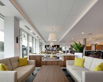 Hampton by Hilton London Stansted Airport - Stansted - Lobby