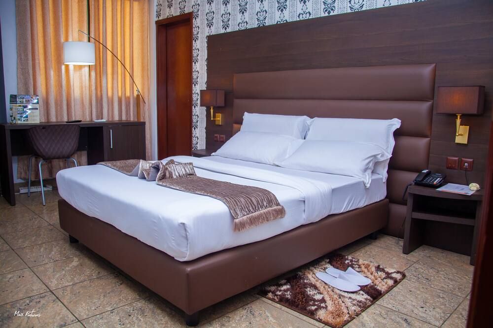 New Heaven Hotel - Iaundé - Quarto