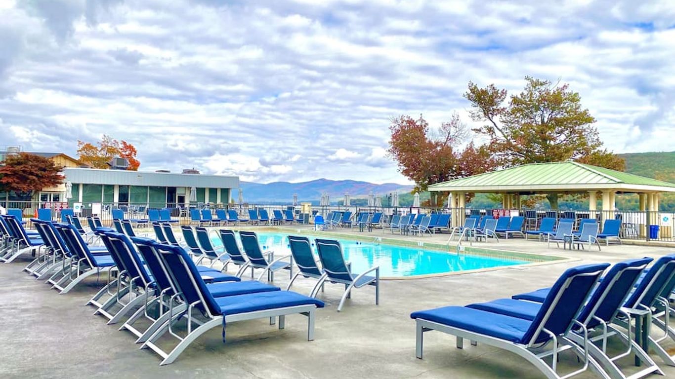 Georgian Lakeside Resort