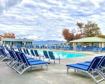 Georgian Lakeside Resort - לייק ג'ורג' - בריכה