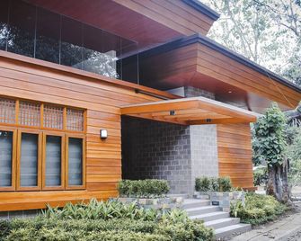 Estancia De Lorenzo - Antipolo - Building