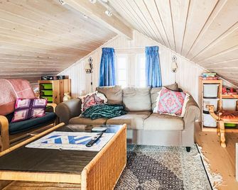 5 Bedroom Lovely Home In Tanumshede - Tanumshede - Living room