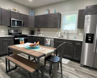 On Lake Time - Geneva-on-the-Lake - Kitchen