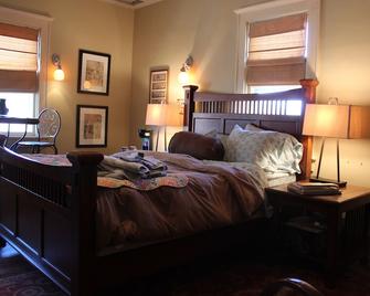 Marble Hill Inn - Knoxville - Bedroom