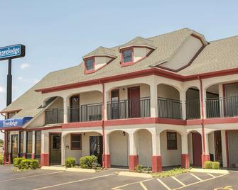 Travelodge Inn & Suites by Wyndham Norman - Norman - Bâtiment